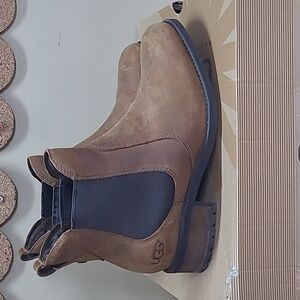 UGG Women's Bonham Il Leather Ankle Bootie Chestnut Wool Water-Resistant 8 GUC